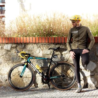 Podzim je tu a s ním i slevy na oblečení Dotout! Více na našem e-shopu 🍂 #cyclingapparel #autumncycling...