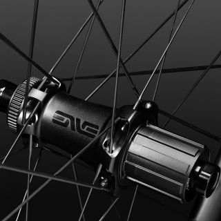 Enve Innerdrive! Nové náboje prošly v loňské sezóně testováním týmu UAE a nyní je bude možné pořídit v rámci nabídky...